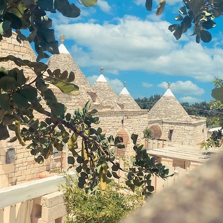 Villa Navolte Trulli E Quiete Con Piscina Locorotondo Exterior foto