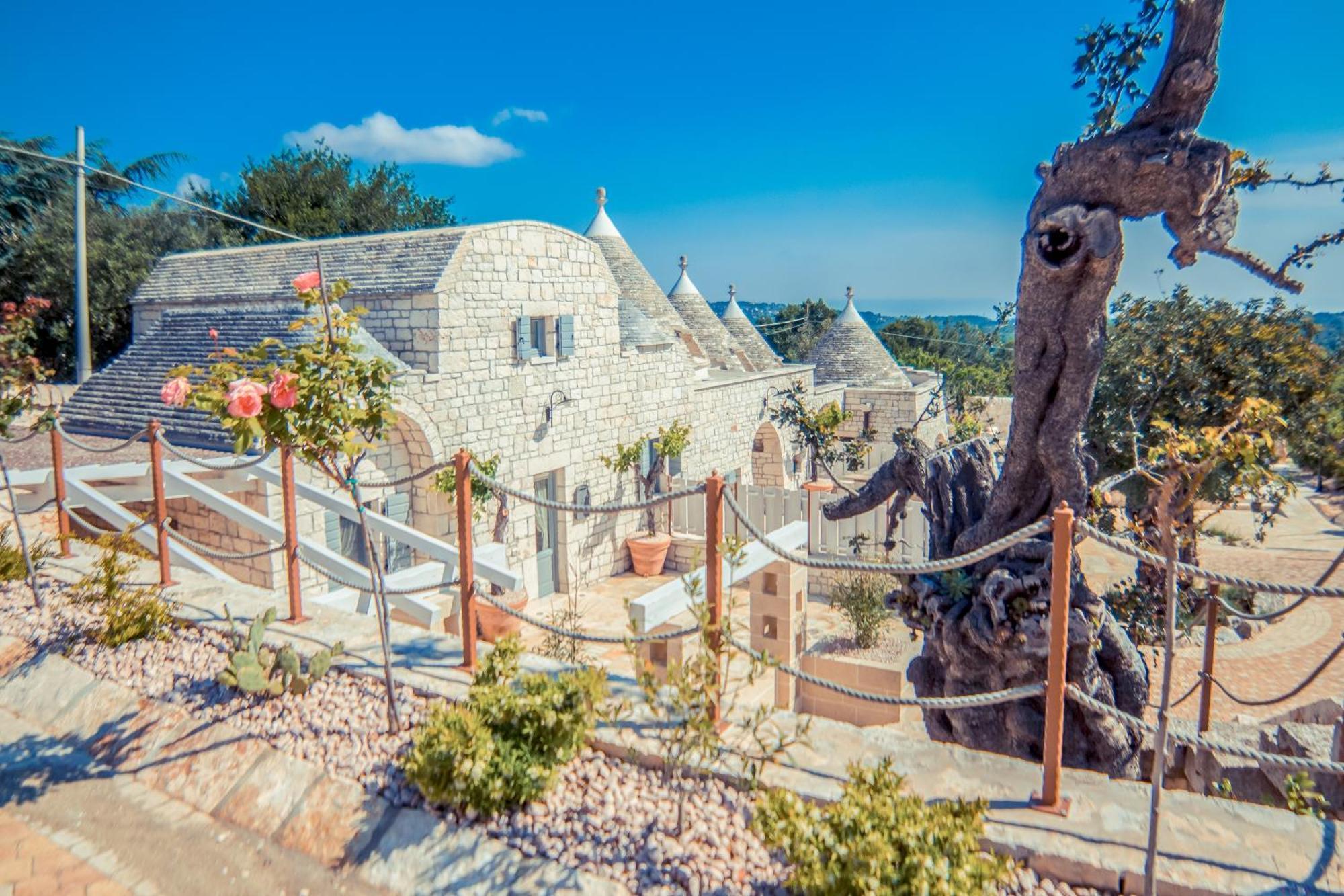 Villa Navolte Trulli E Quiete Con Piscina Locorotondo Exterior foto