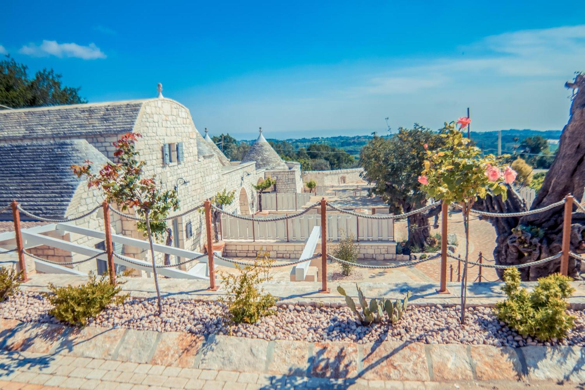 Villa Navolte Trulli E Quiete Con Piscina Locorotondo Exterior foto