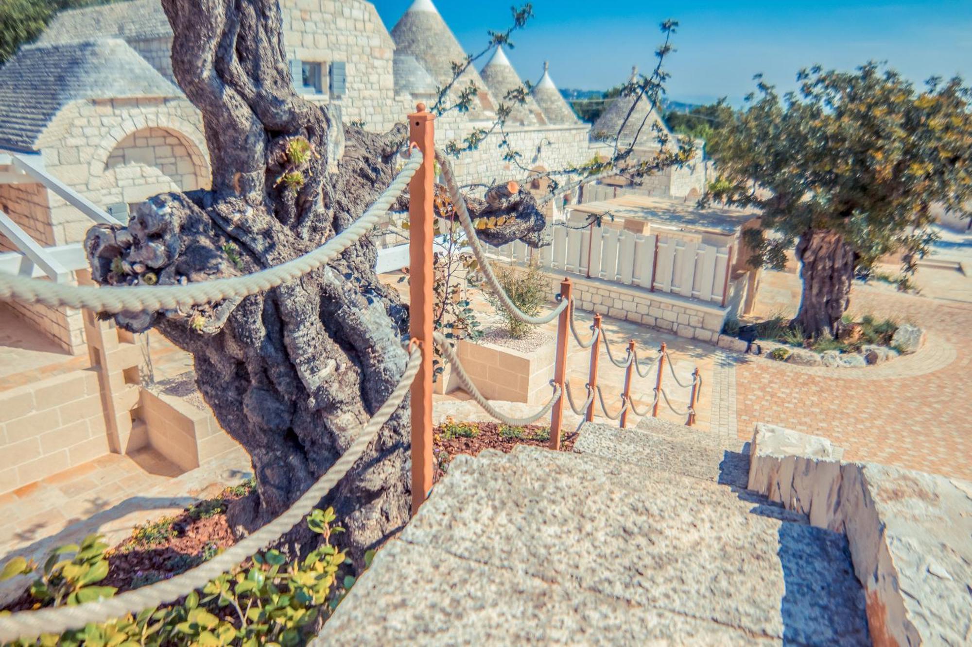Villa Navolte Trulli E Quiete Con Piscina Locorotondo Exterior foto