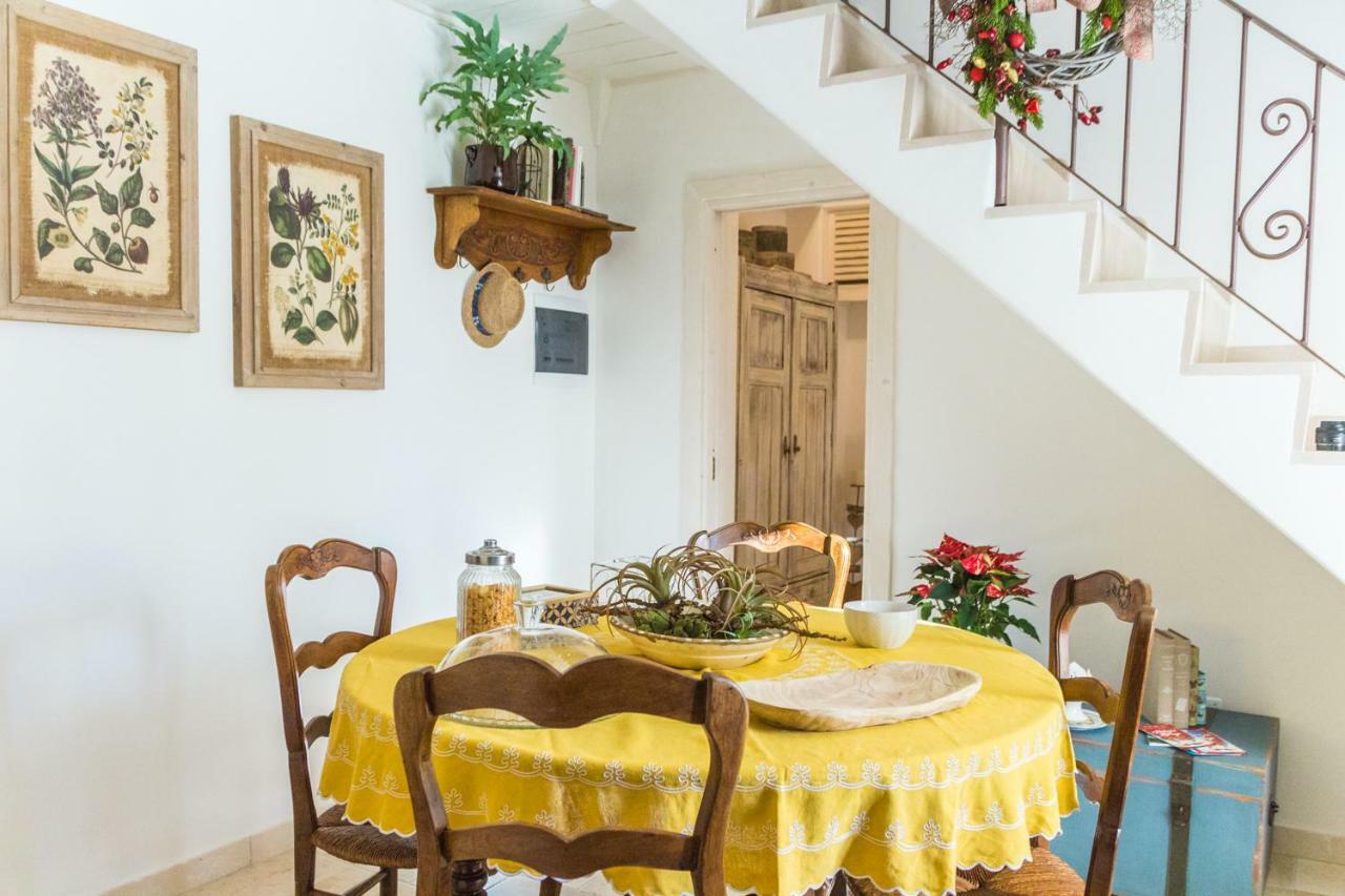 Villa Navolte Trulli E Quiete Con Piscina Locorotondo Exterior foto